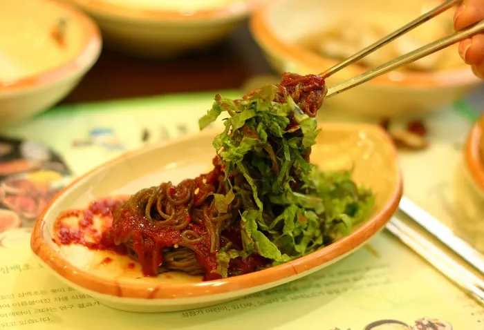 mindful-eat-strategy-use chopsticks